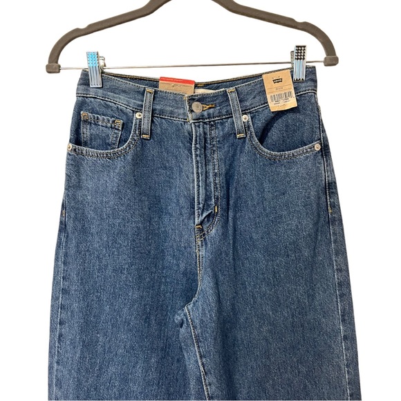Levi's High Waisted Straight Jeans (25) - Picture 6 of 12
